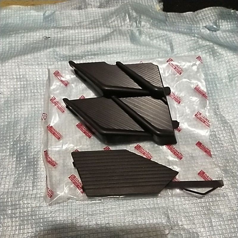 tutup towing depan belakang xenia 2022