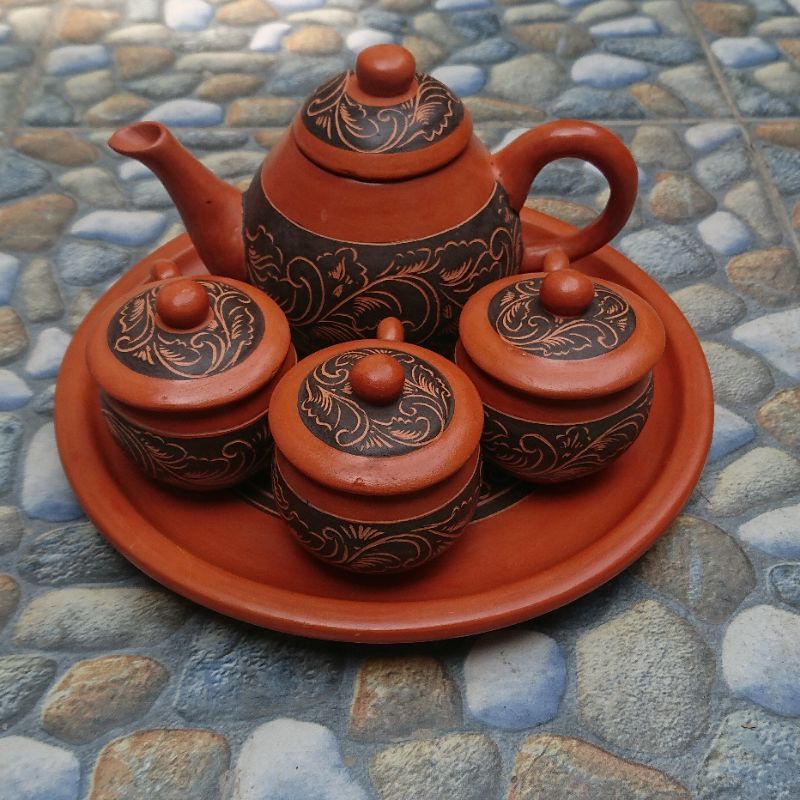 poci  tanah liat set batik teko tanah liat