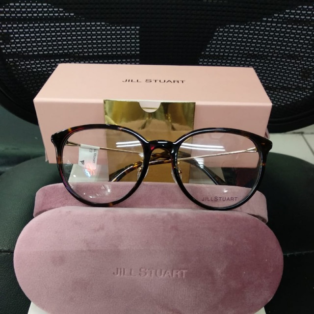 Kacamata Jill Stuart