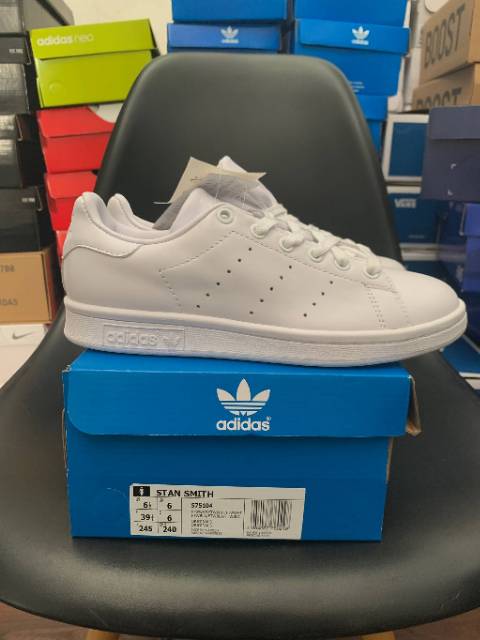 stan smith triple white leather
