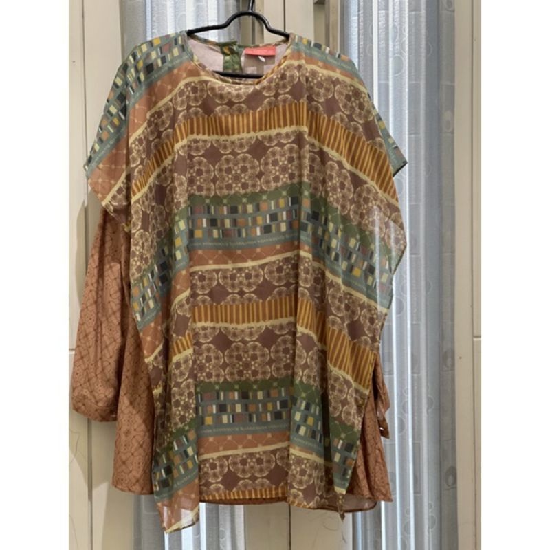 jenar top ria miranda