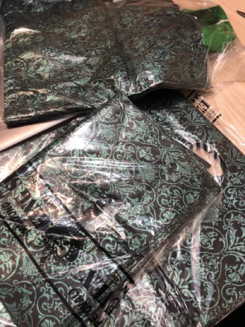 Kantong Plastik Oval Motif Batik Metalik Ukuran 30x38 Cm