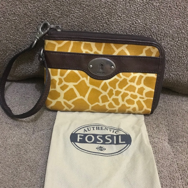 Preloved - Fossil Keyper Clutch Wristlet Wallet Coin Giraffe