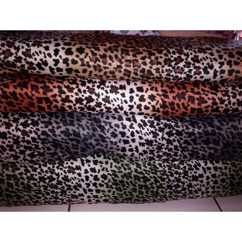 kain saten / satin mengkilap motif macan dan kupu kupu. kios C 100 pasar Tegal gubug Cirebon