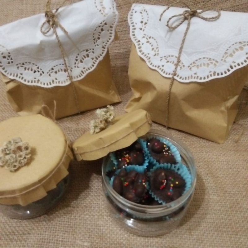 

JAJANAN LEBARAN,HAMPERS LEBARAN COKLAT KACANG ESTETIK TERMURAH PRODUKSI SENDIRI