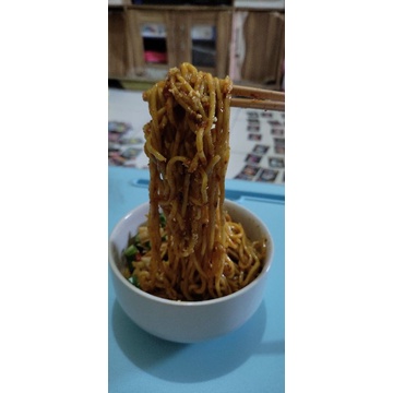 Mie gacoan instan