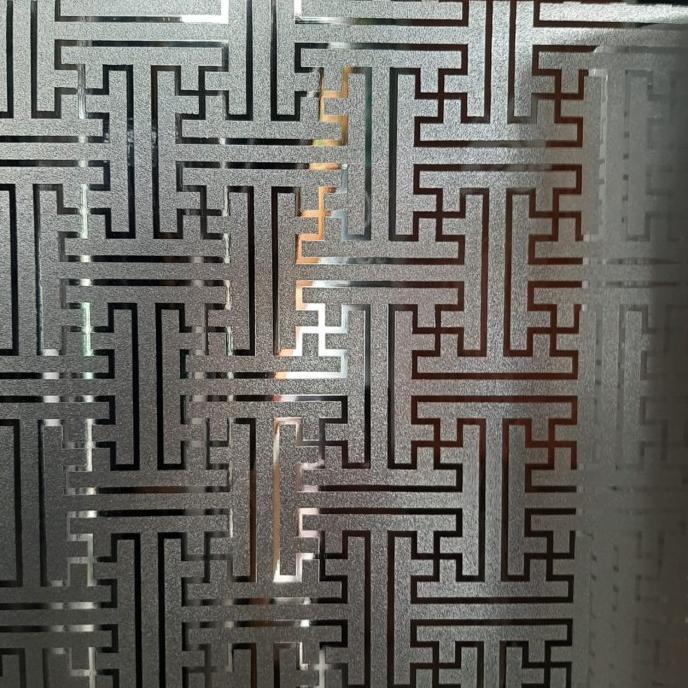 Stiker Kaca Jendela Rumah Sanblas Motif Labirin Lebar 120 x 50 meter