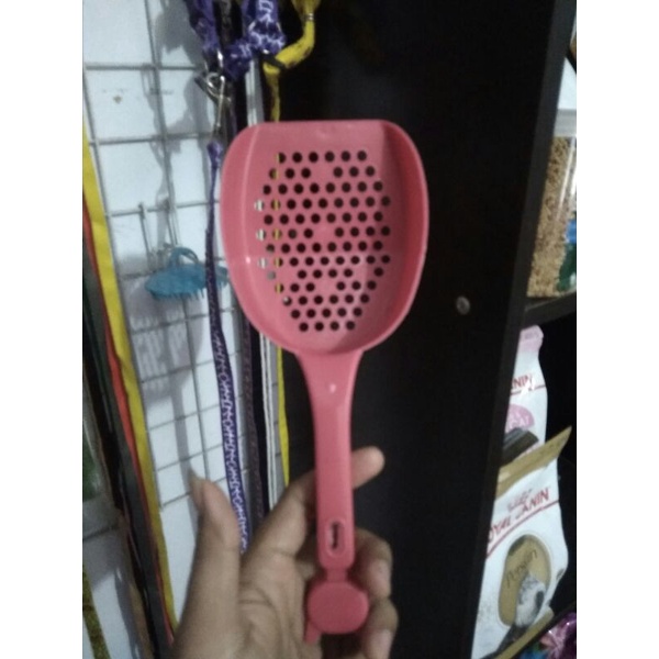 sekop / serok pup tai eek kucing