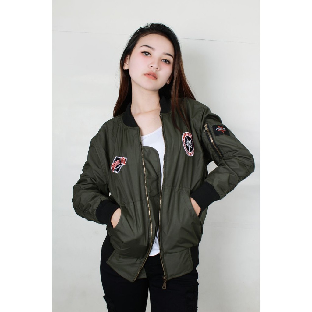 JAKET BOMBER WANITA CREAM