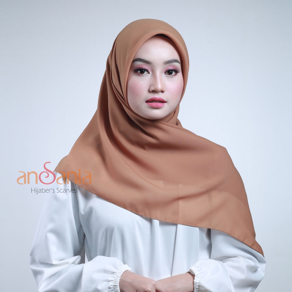Ansania - Hijab Bella Square Ansania Kerudung Segi Empat Polos Seri Warna A / Xtra - Jilbab Pollycotton Premium Kerudung Segi Empat Hijab-Coklat Muda / xtra