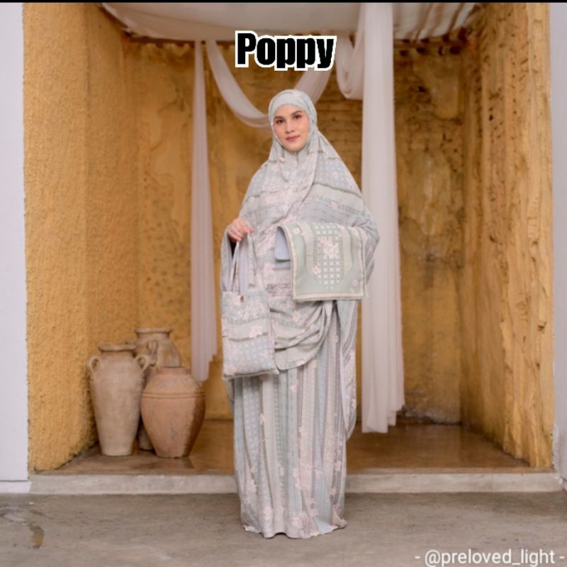 Hajijah Prayer Set Poppy by Diario x Dwihanda