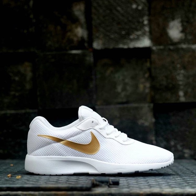 nike tanjun white gold