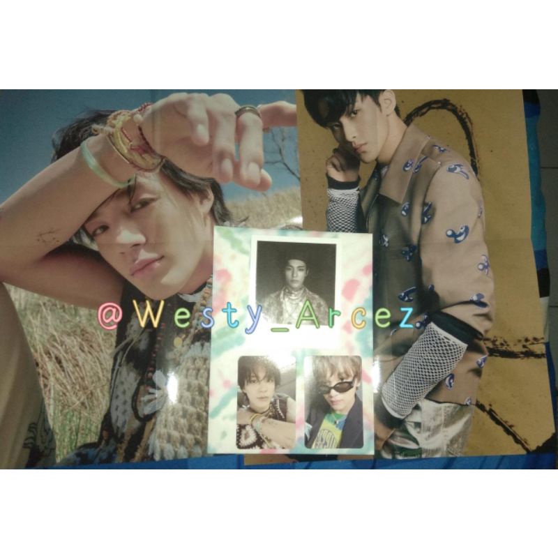 FP Mark Future ( Folded Poster Mark Hello Future )