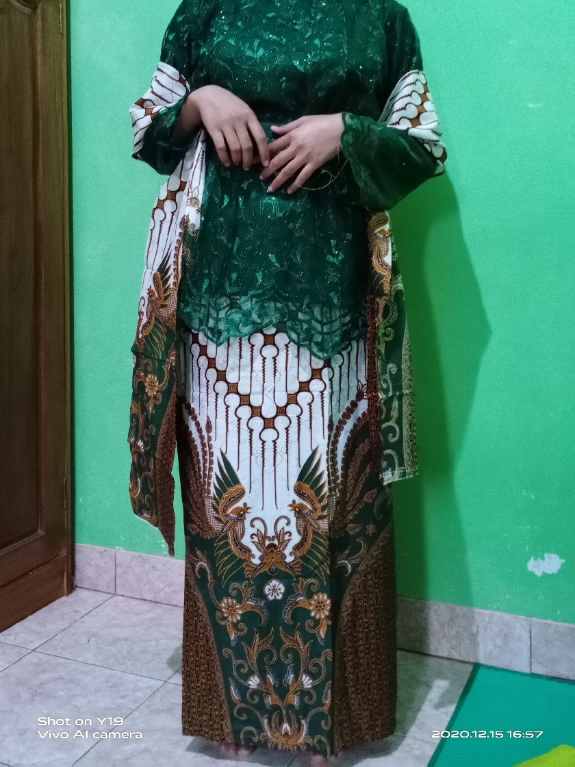 6 Warna, Ada Anak. Batik Kebaya Couple Brukat Tille Maitara Parang Selendang Nirmala