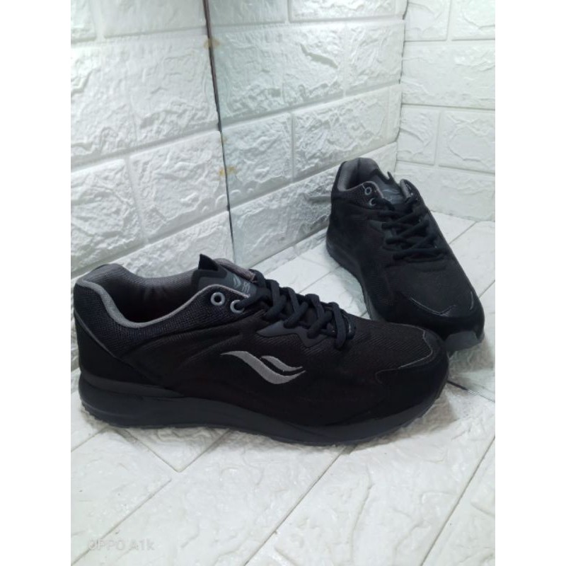 SEPATU RUNNING PRIA WANITA PHIL HARINGTON ~ DESLE