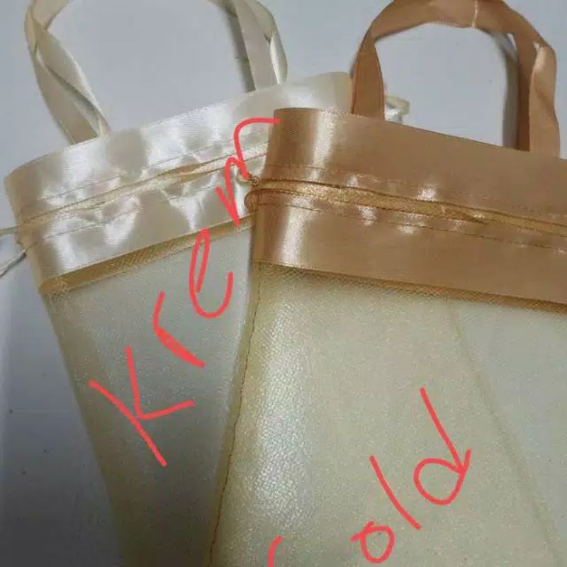 

kantong souvenir 20x30