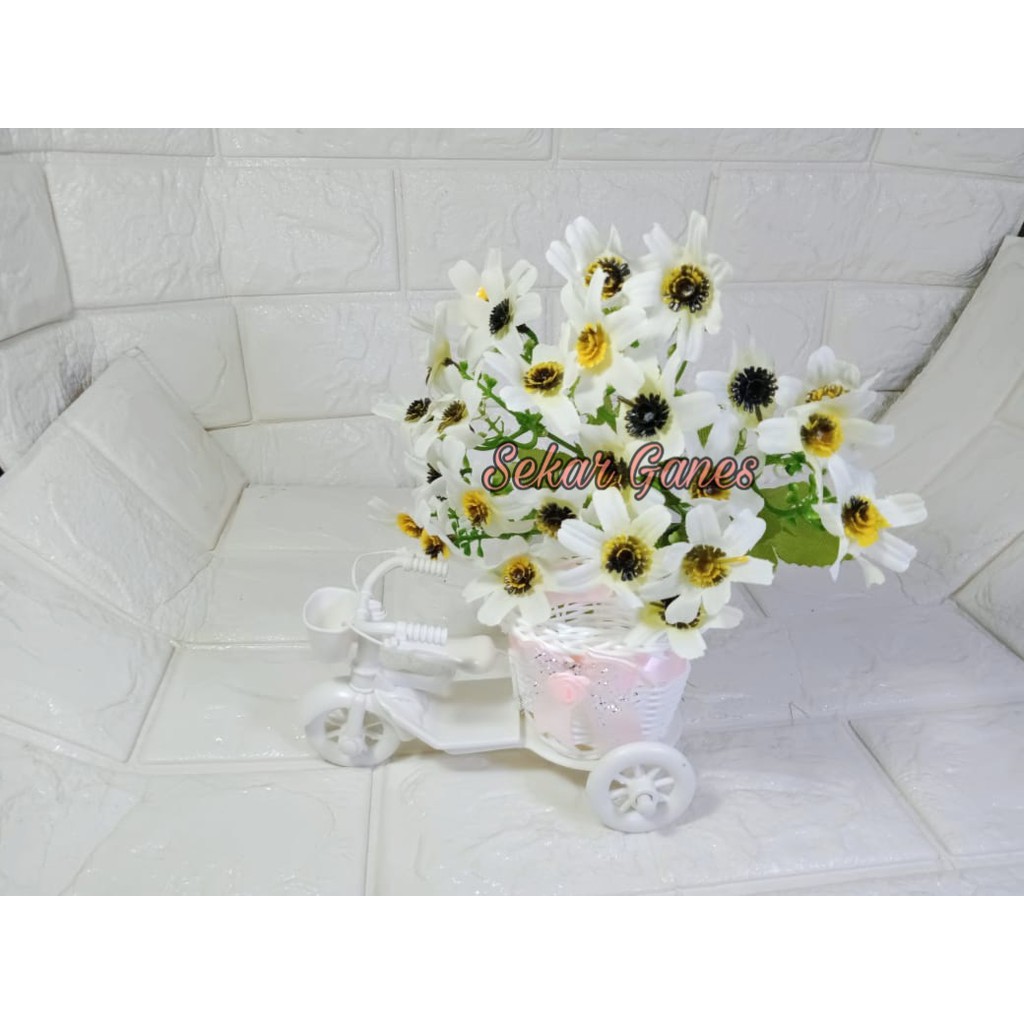 BUNGA DAISY BUNGA DAUN ARTIFICIAL PLASTIK/IMITASI/PALSU (DSY013)