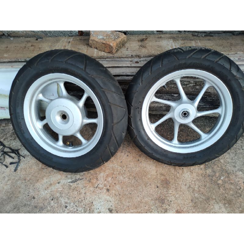 veleg pelek peleg roda ban Scoopy ring 12 original copotan motor