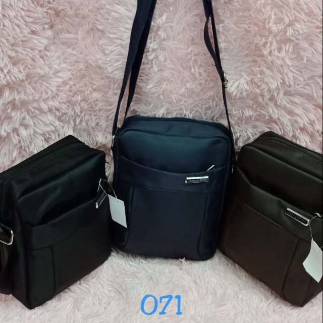 Tas selempang pria bentuk kotak