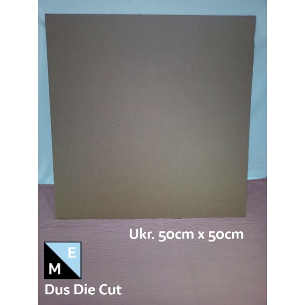 KARDUS/KARTON/BOX UK. 50×50 CM... LEMBARAN BAHAN EFLUTE