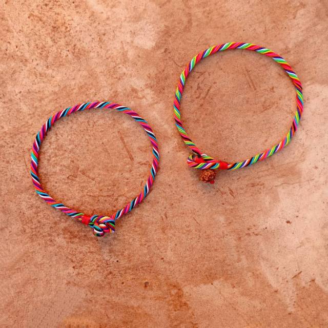 Gelang Sangadatu Kancing Knot &amp; Genitri / Gelang Anti Air / Gelang Sangadatu Simple / Gelang Sembilan Warna / Gelang Besakih / Gelang 9 Warna / Oleh Oleh Bali / Gelang Warna Warni / Gelang Pelangi / Gelang Cewek / Gelang Pria  / Craft Dewata