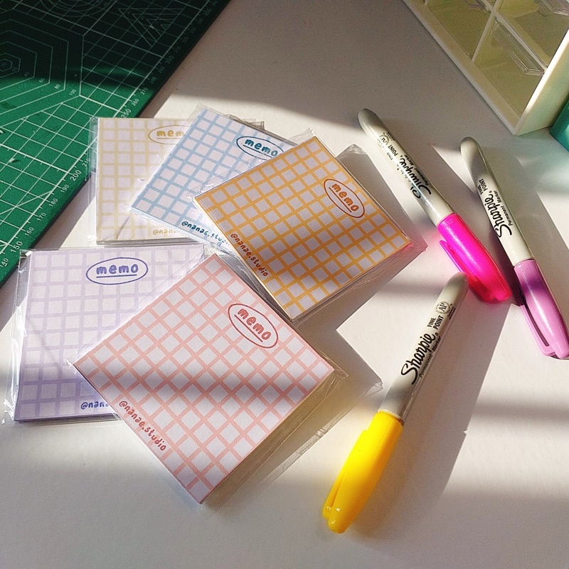 

MemoPad - Rainbow Grid