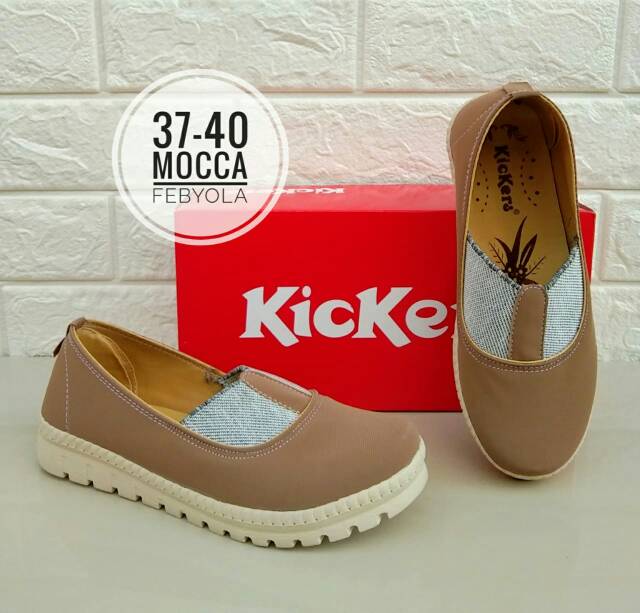 Sepatu flat wanita D049