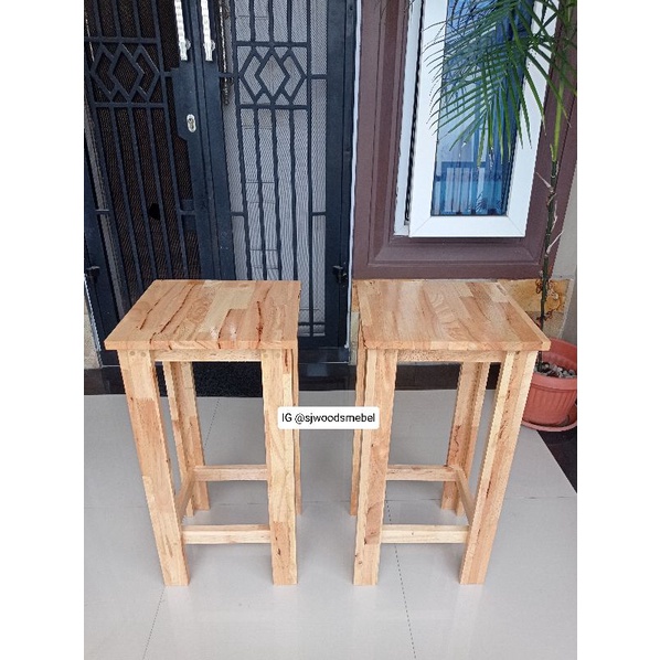 Kursi mini bar dari kayu solid / kursi cafe kayu solid