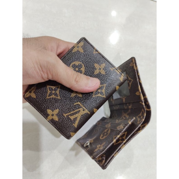 Dompet kartu kancing bunga