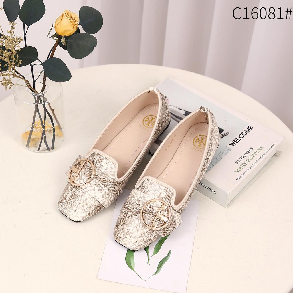 TB C16081 Embossed Leather Flat Shoes