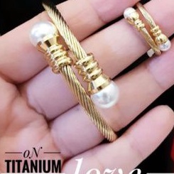 Titanium Set Gelang dan Cincin Wanita M8254