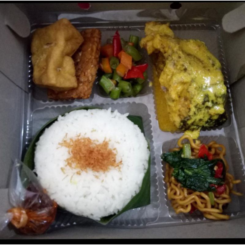 

Nasi Campur Ayam Lodho