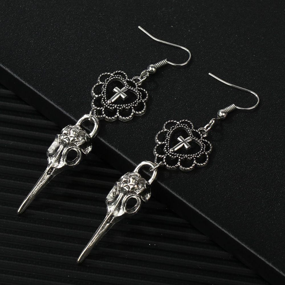 Lily Crow Anting Tengkorak Goth Aestheic Menjuntai Anting Punk Hadiah Seni Gelap