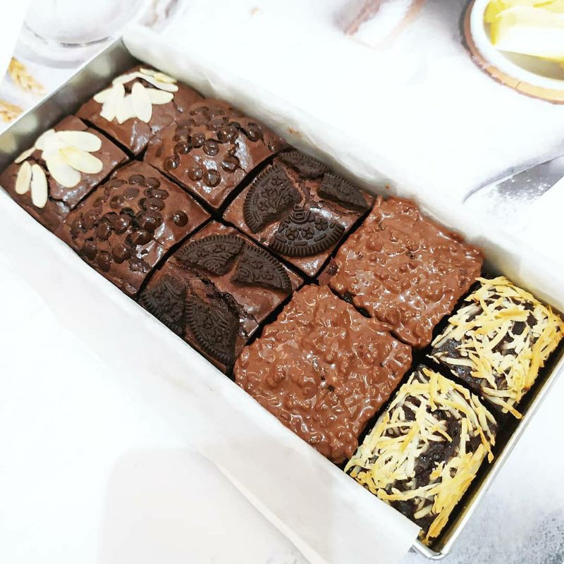 

Fudgy Brownies all topping ukuran 25x10 | Brownies sekat | Brownies Panggang | Brownies Fudgy