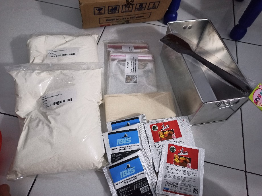 Loyang Roti Tawar Aluminium