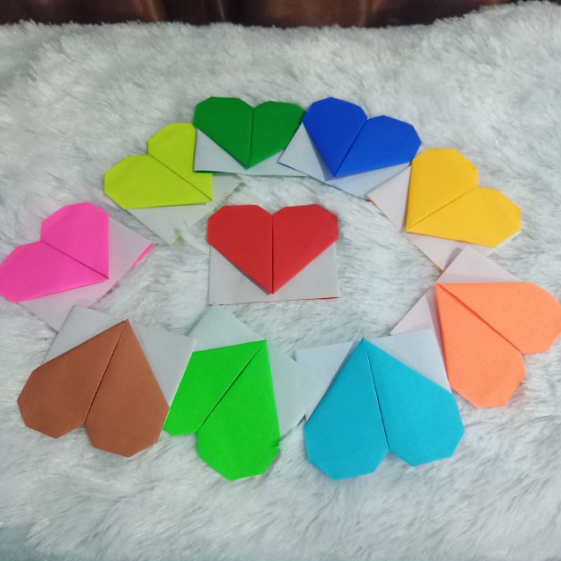 

Pembatas buku/bookmark DIY kertas origami isi 10 warna -Model Love_12x12