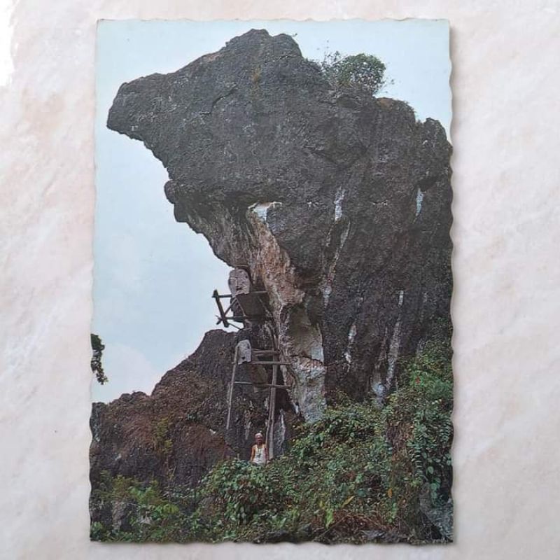 

Kartu Pos Kuno Jadul Kùbùran Gantung Tana Toraja tahun 1980-an