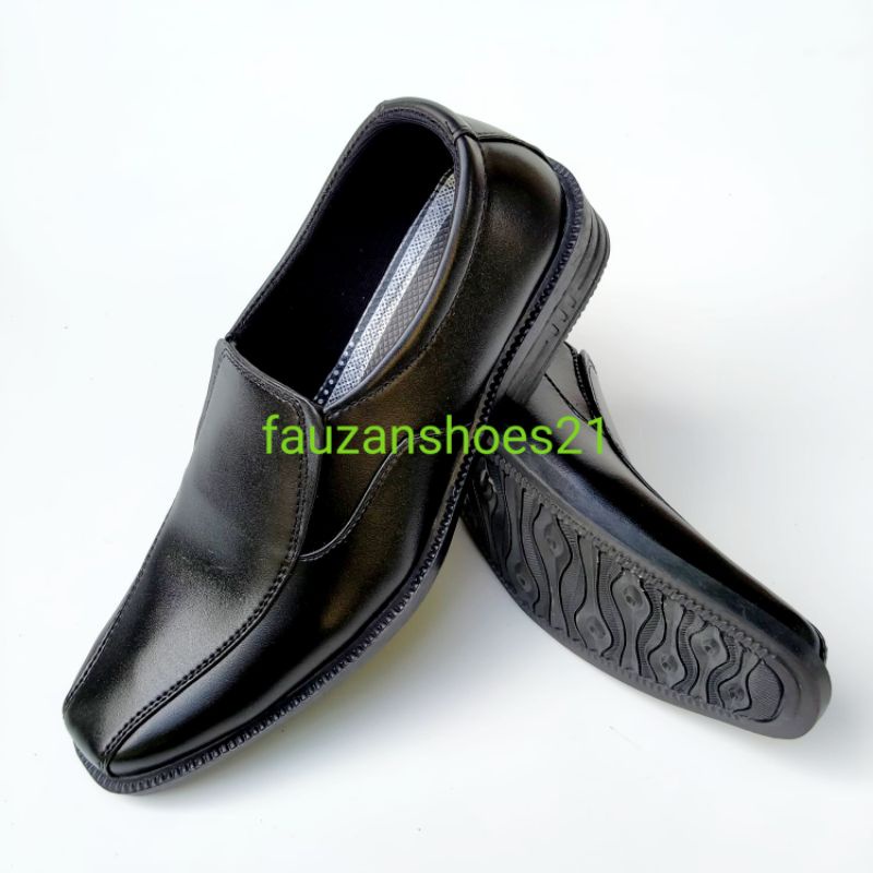 Sepatu Pantofel Anak Laki-laki Hitam Formal Megido 33-37