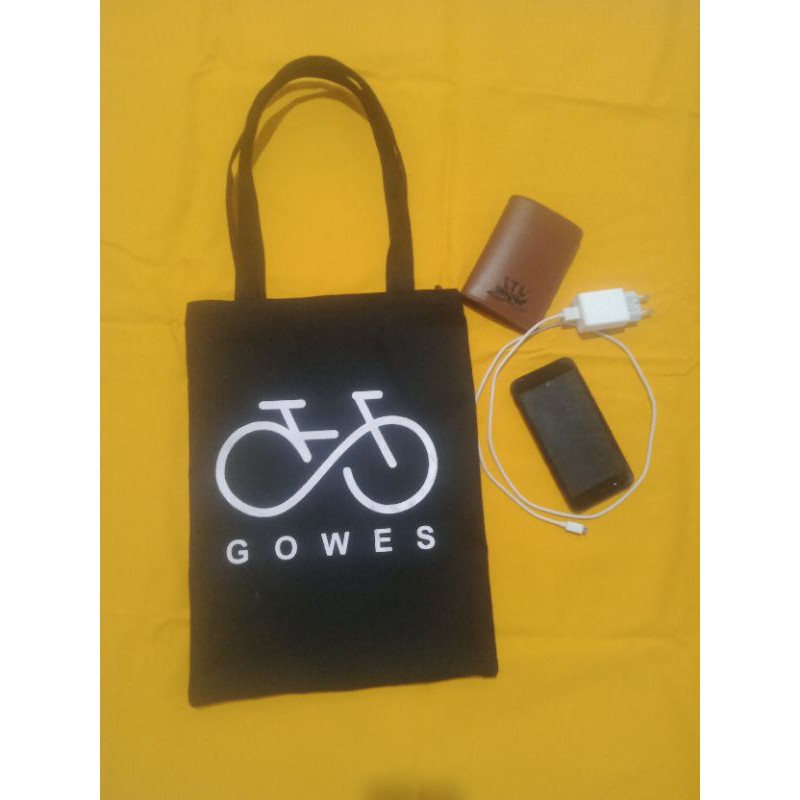 [ RESLETING ] TOTEBAG GOWES