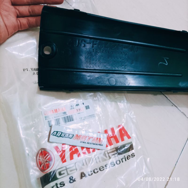 LEKSIL TENGAH COVER KONTAK 4US F1ZR FIZR FIZ R VEGA R LAMA ORIGINAL YGP