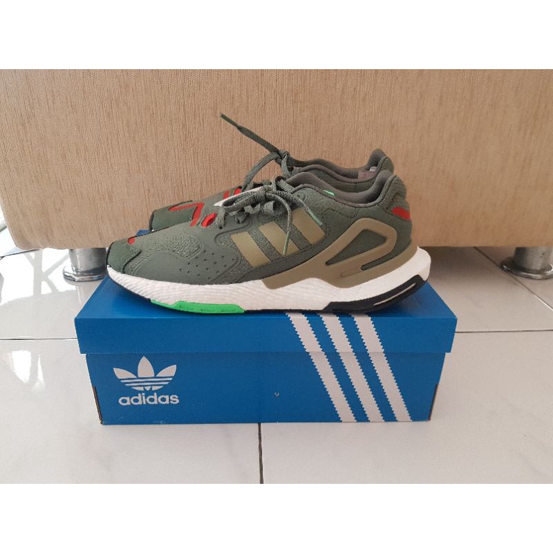 Sepatu Shoes Adidas Day Jogger FW4817 Original 100% Size 8.5 UK BNIB