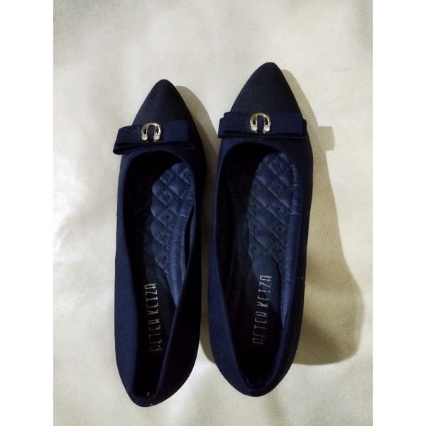 heels (sepatu matahari)