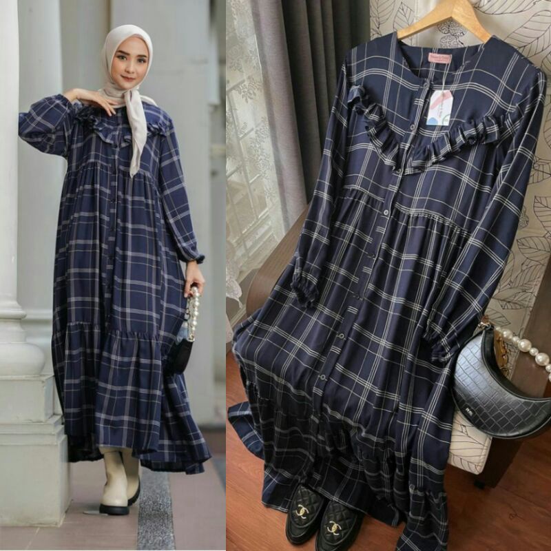 Hayya plaid navy by haideeorlin