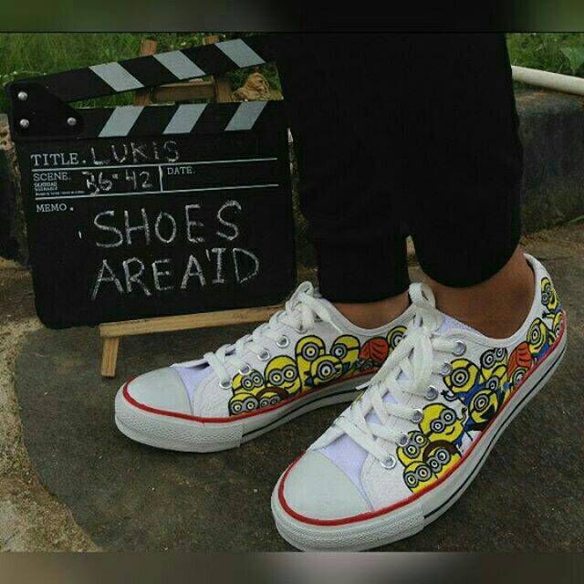 

Sneakers Lukis by Request!