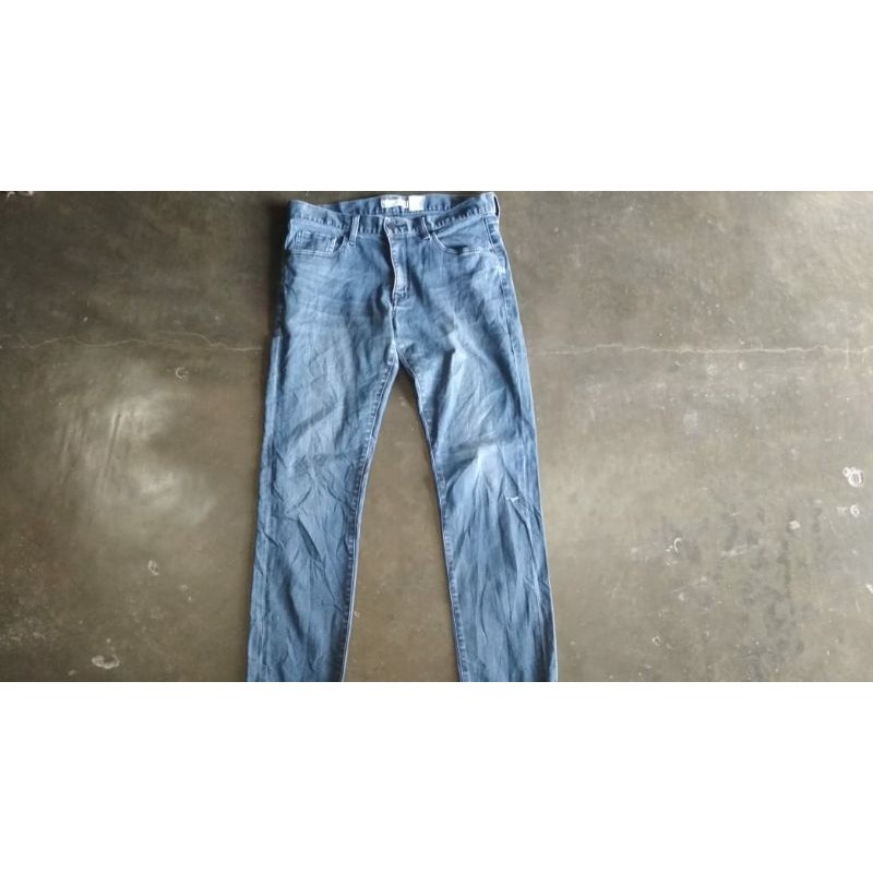 CELANA JEANS UNIQLO JEANS ORIGINAL SECOND BRAND CELANA JEANS PRIA CELANA JEANS COWOK MURAH ORI