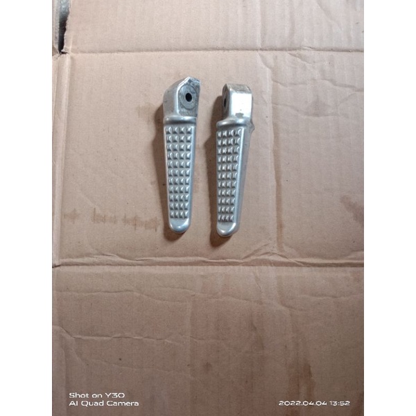 pijakan foot step belakang 2nd ori cb150r old k15 I new cb150r k56
