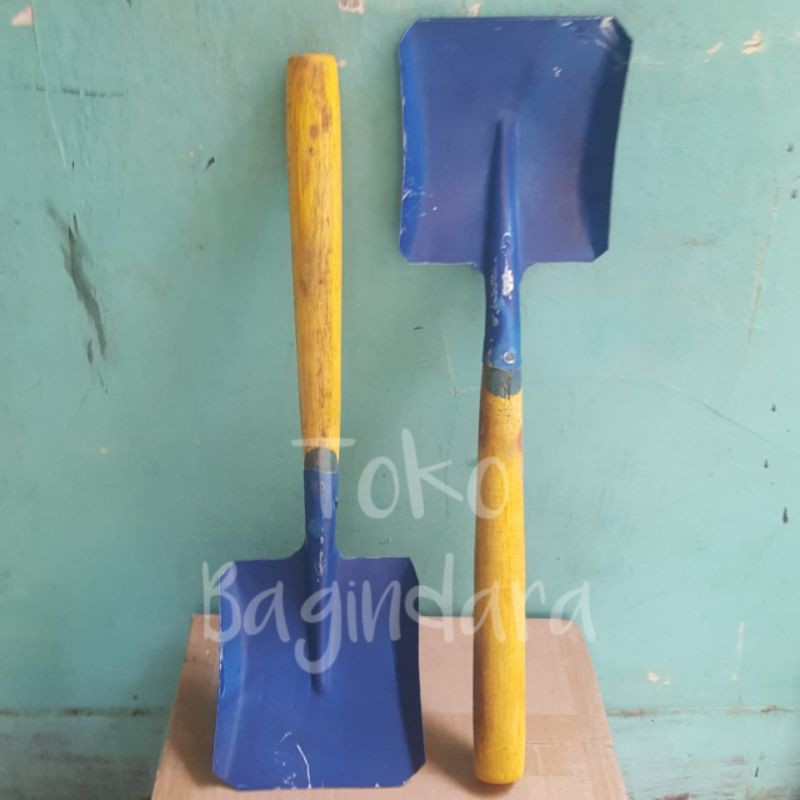 Sekop Gagang Kayu 40CM