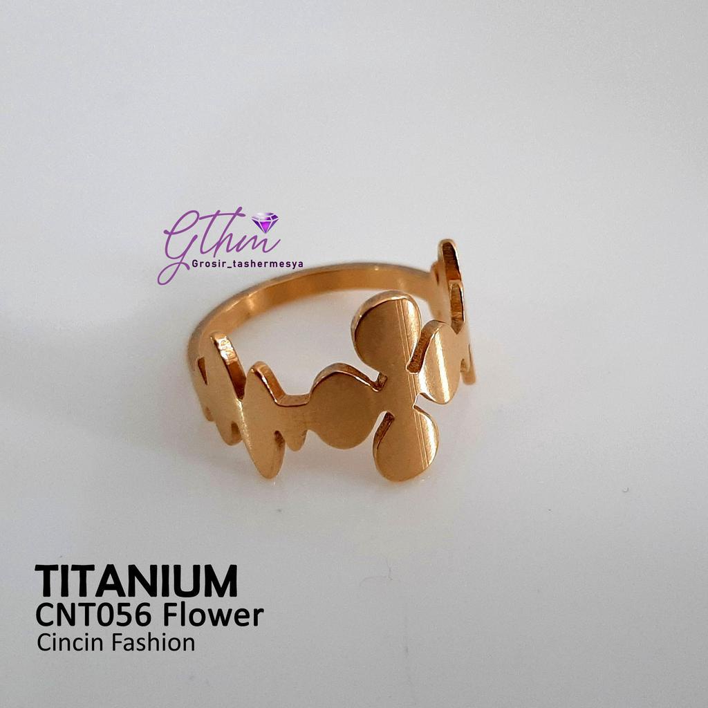 cincin titanium cnt056 motif bunga clover