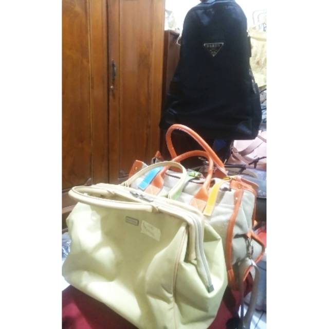 Handbag Preloved : orange multicolour with longstreep, Andre Valentino d bonus backpack hitam prada