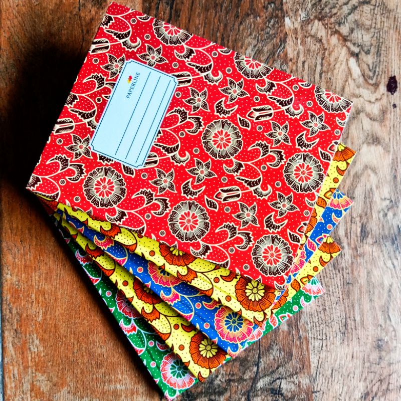 

Buku tulis Hard cover kwarto buku arisan buku catatan Akuntansi keuangan motif batik isi 100 paperline
